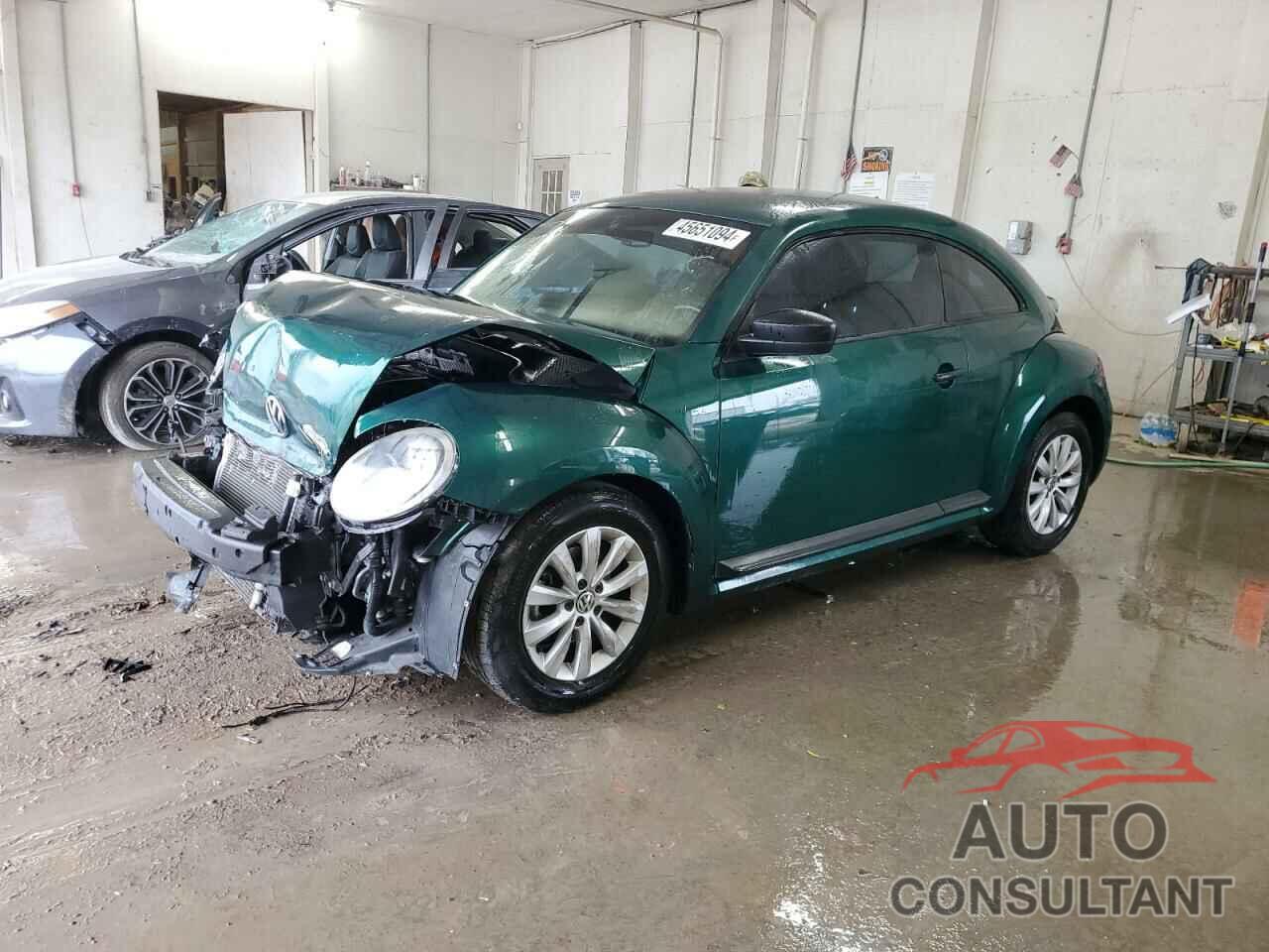 VOLKSWAGEN BEETLE 2017 - 3VWF17AT2HM612635