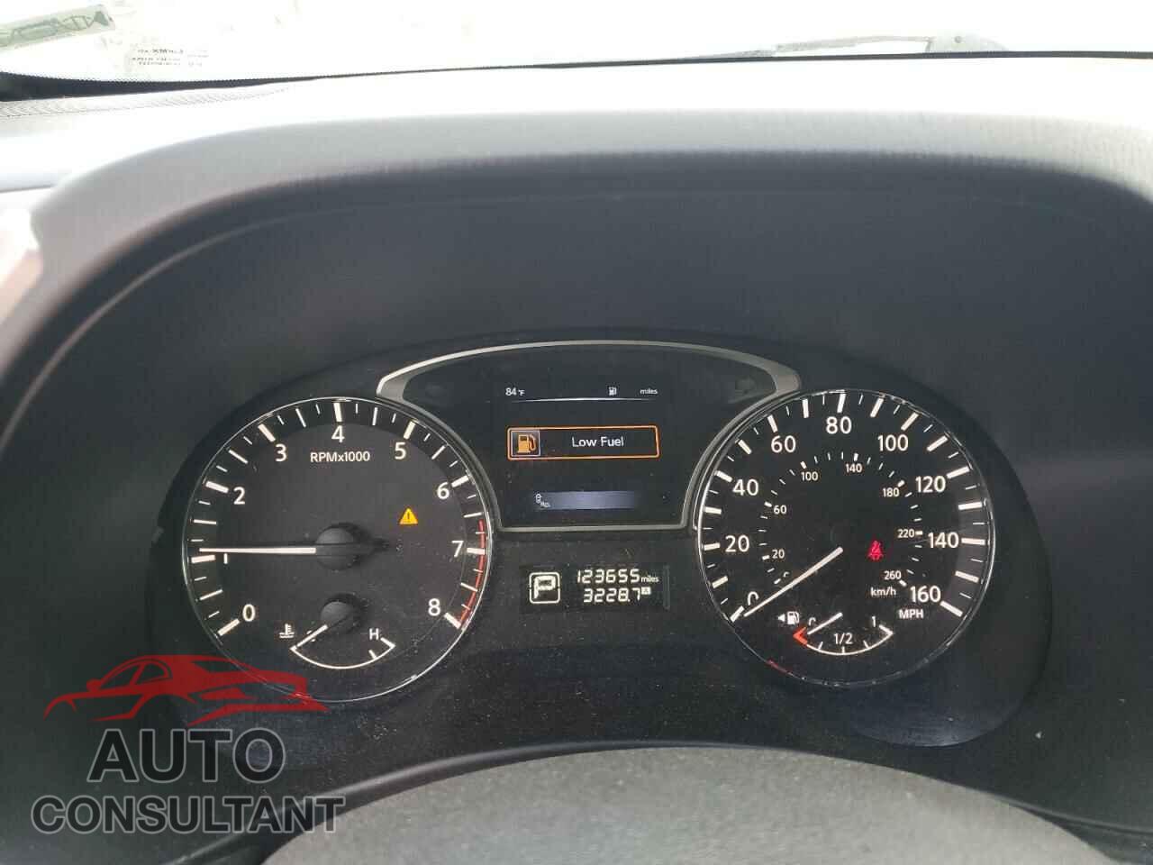 NISSAN PATHFINDER 2015 - 5N1AR2MN2FC685584