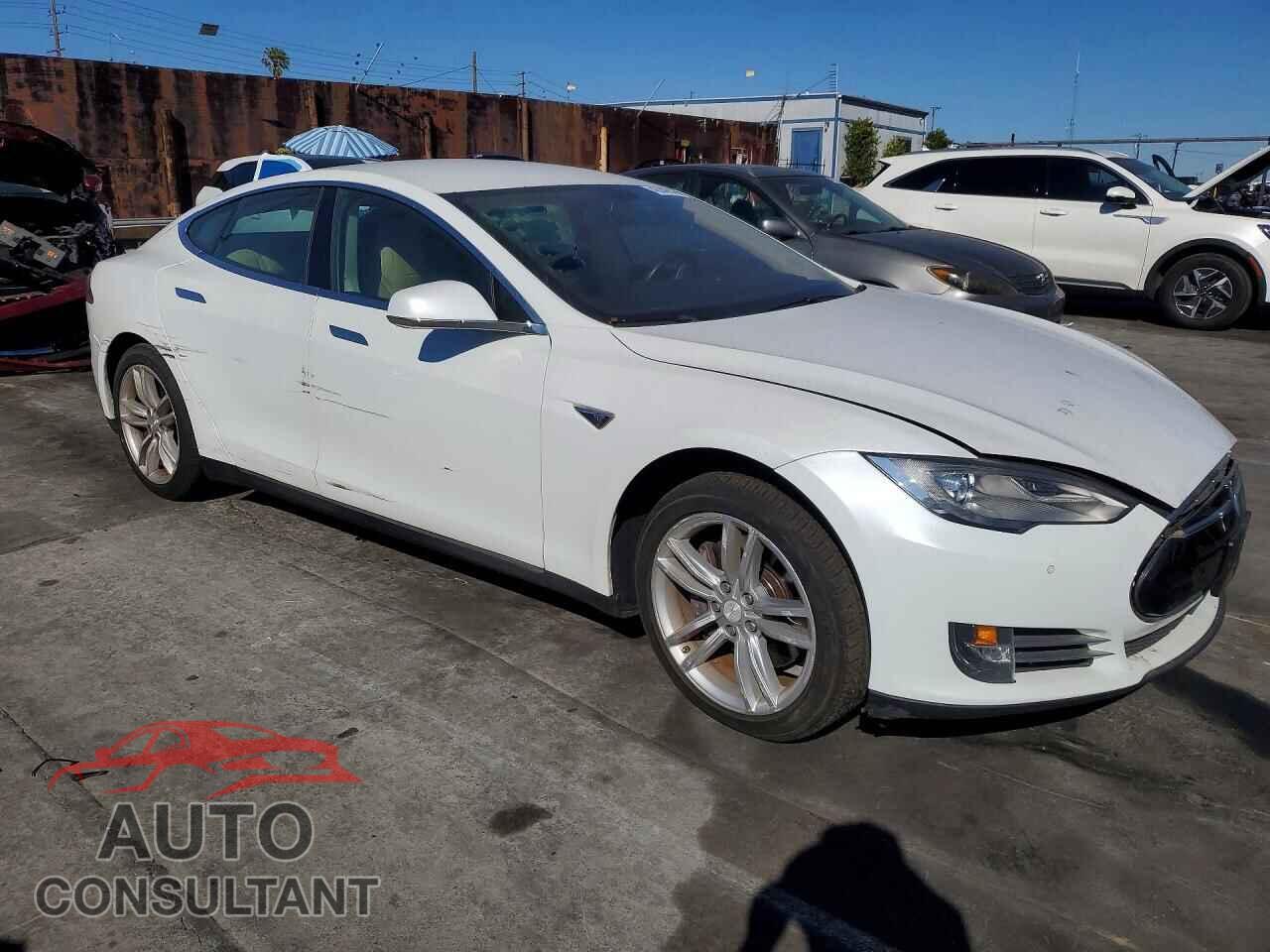 TESLA MODEL S 2014 - 5YJSA1H16EFP44882