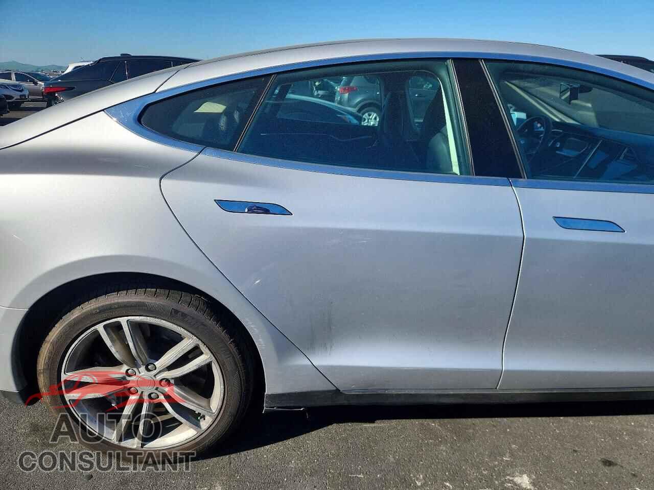 TESLA MODEL S 2013 - 5YJSA1CN2DFP22449