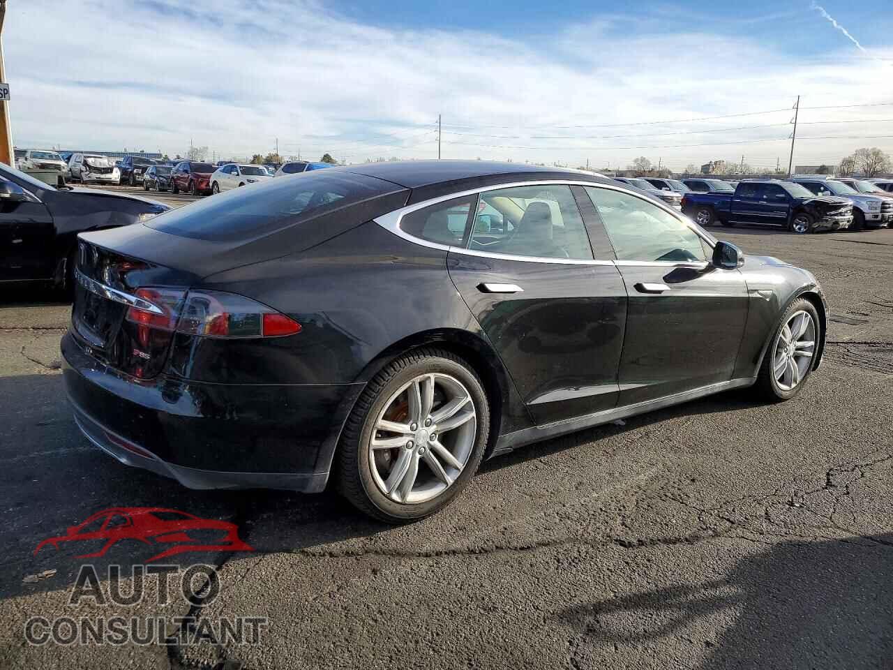 TESLA MODEL S 2013 - 5YJSA1CN1DFP16187