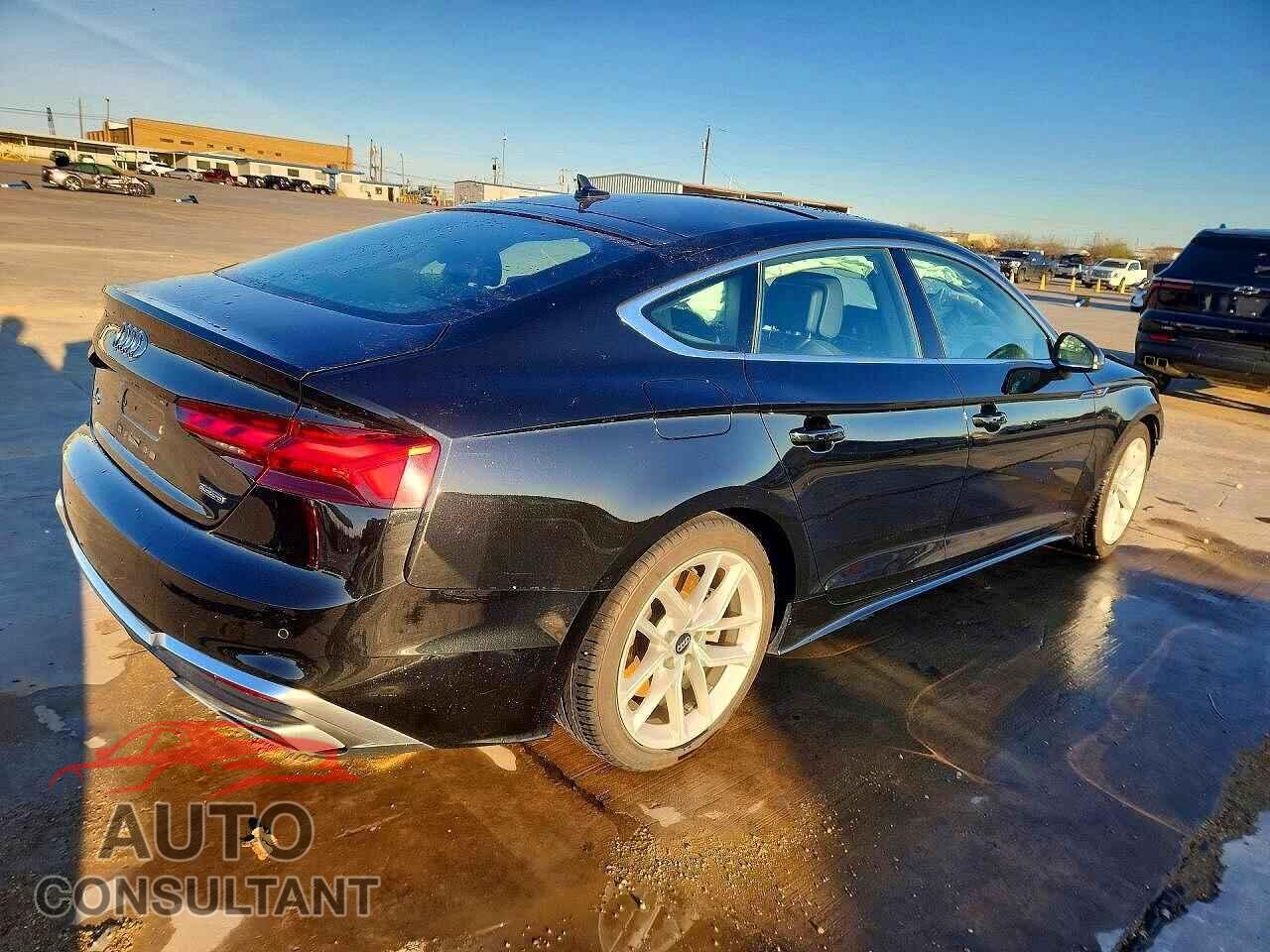 AUDI A5 2024 - WAUFACF56RA068433