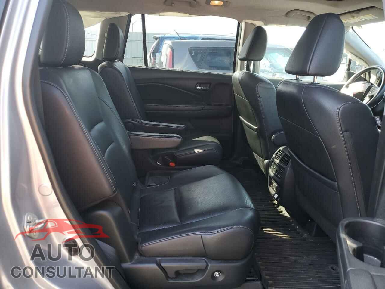 HONDA PILOT 2017 - 5FNYF6H07HB004889