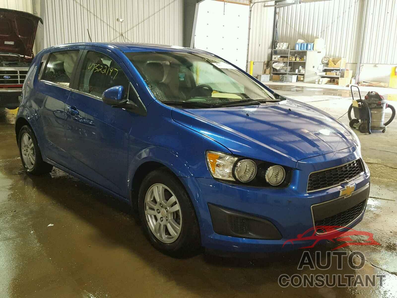 CHEVROLET SONIC 2016 - 1G1JC6SG5G4157320