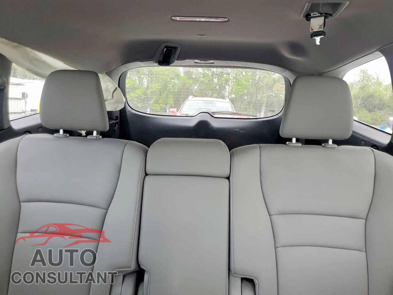 HONDA PILOT 2017 - 5FNYF5H59HB002485