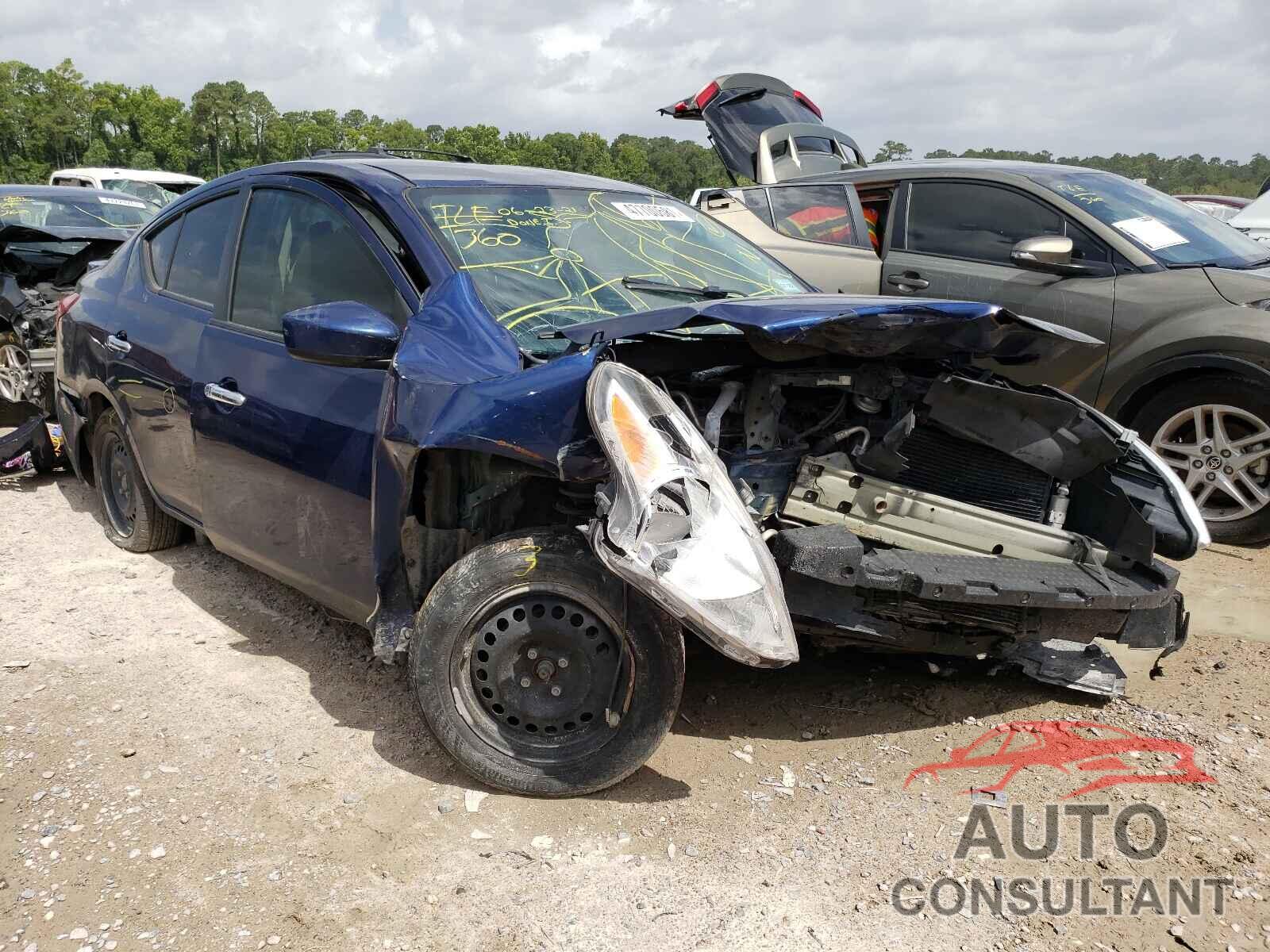 NISSAN VERSA 2018 - 3N1CN7AP1JL812997