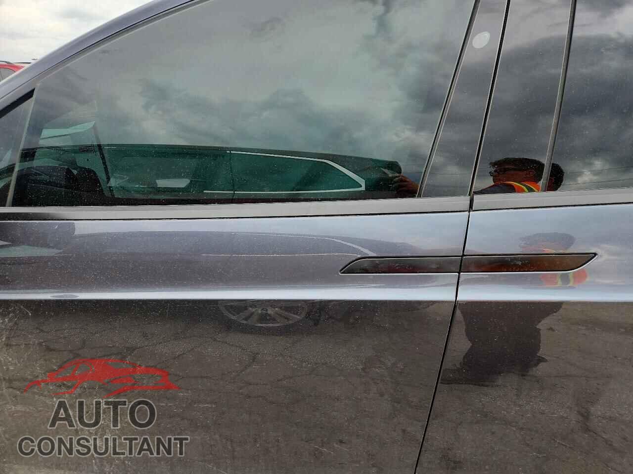 TESLA MODEL X 2019 - 5YJXCBE21KF190715