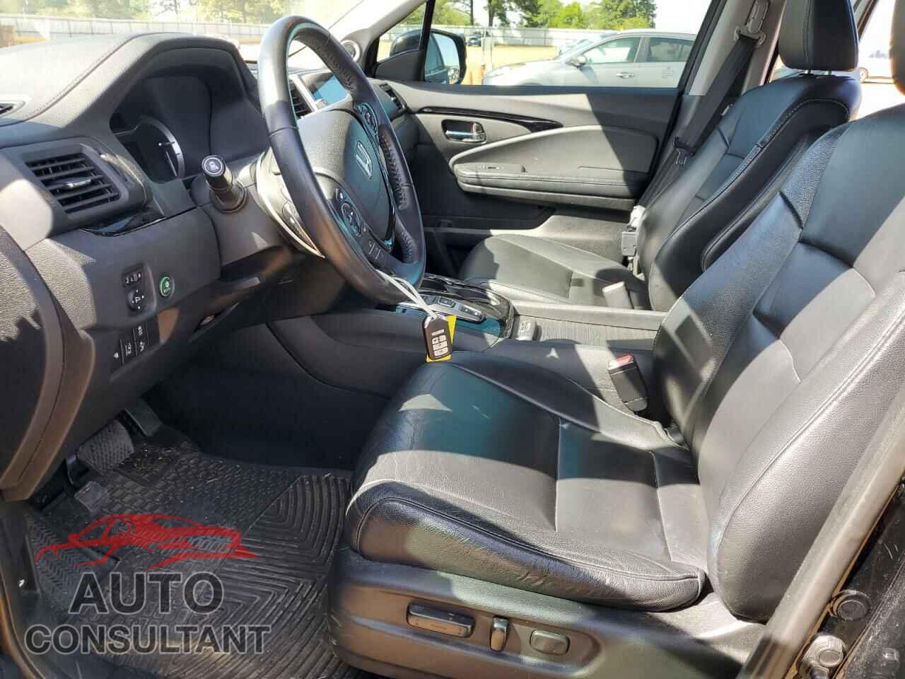 HONDA PILOT 2017 - 5FNYF5H97HB007011