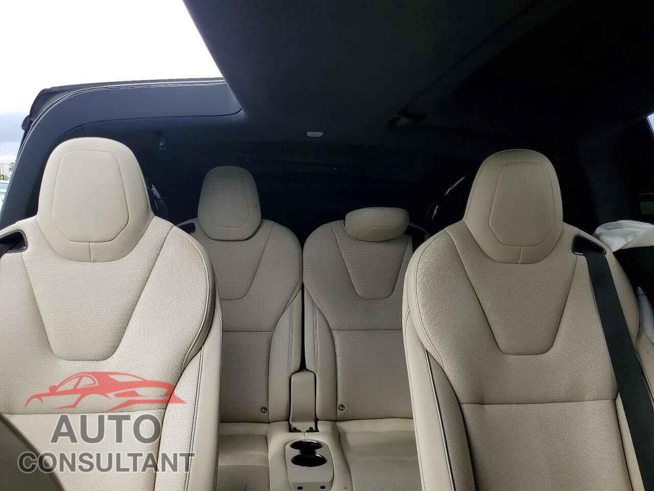TESLA MODEL X 2024 - 7SAXCBE69RF454764
