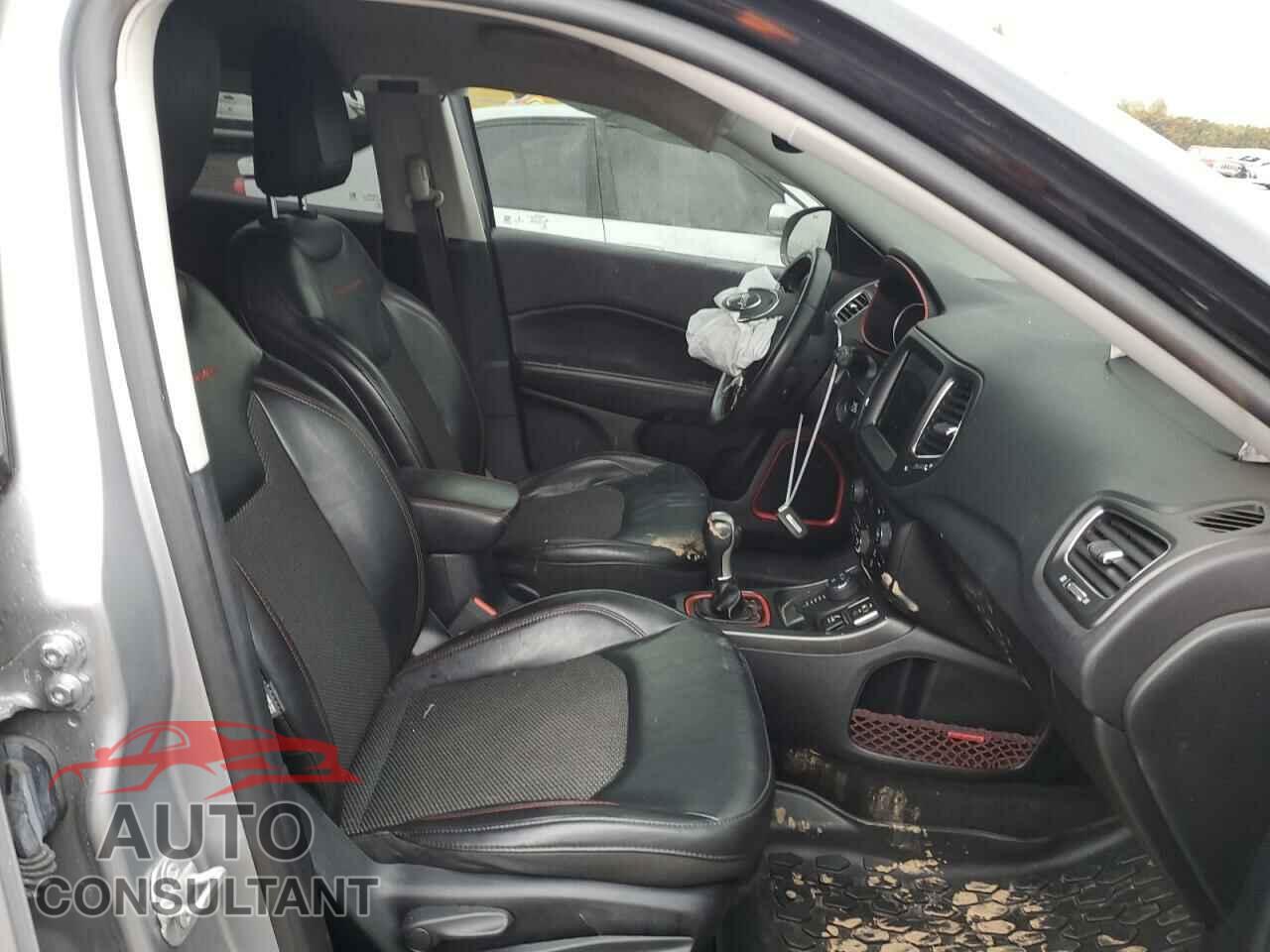 JEEP COMPASS 2018 - 3C4NJDDB7JT238583