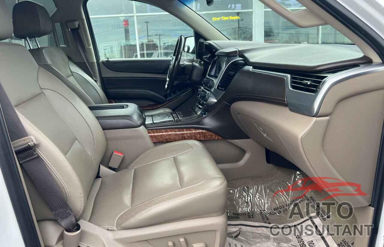 CHEVROLET SUBURBAN 2019 - 1GNSKJKC7KR105849