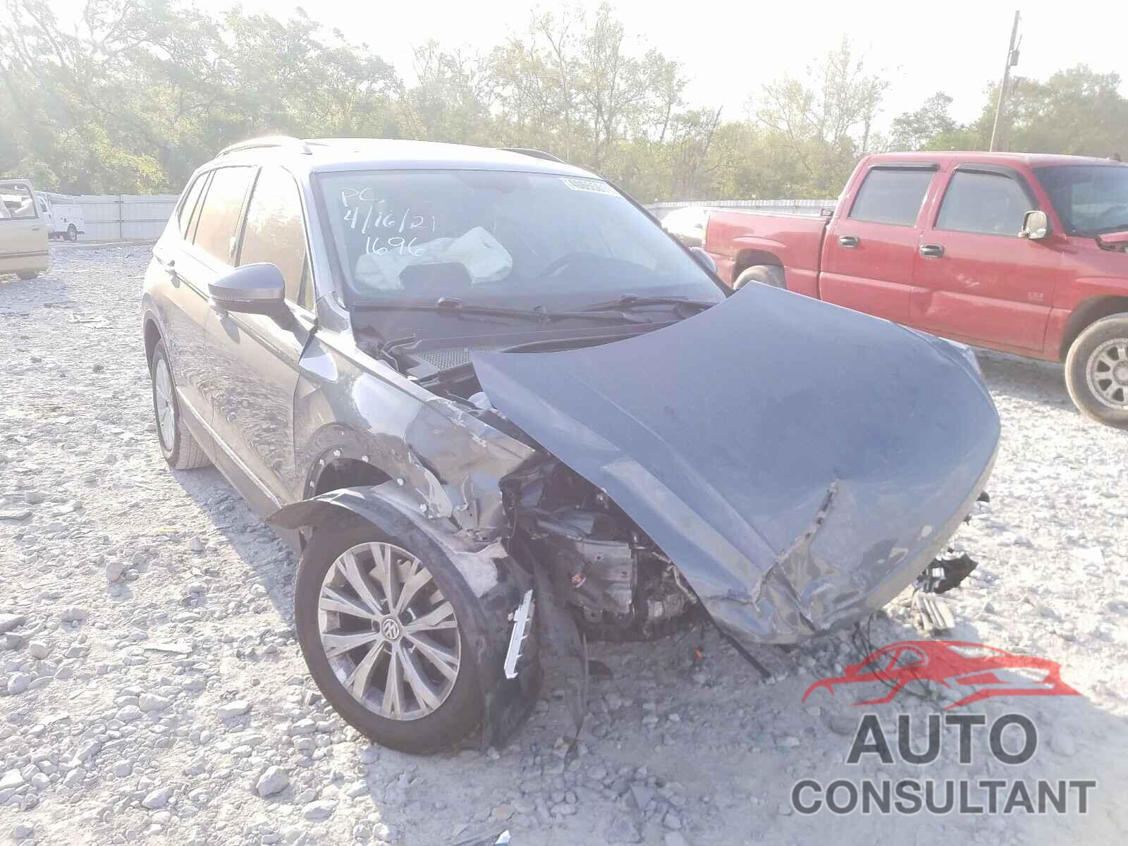 VOLKSWAGEN TIGUAN 2018 - 3VV3B7AXXJM081696