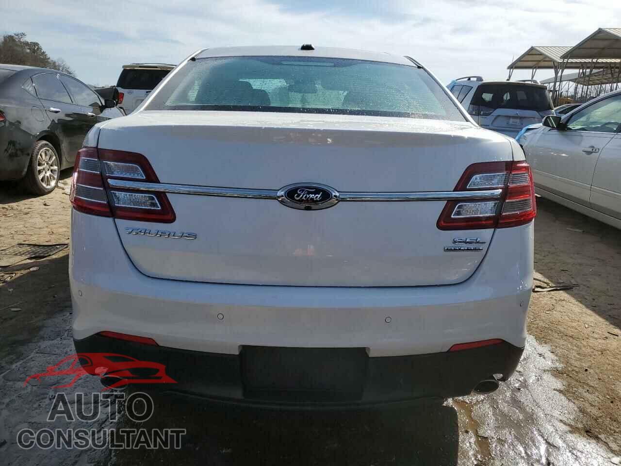FORD TAURUS 2017 - 1FAHP2E84HG128565