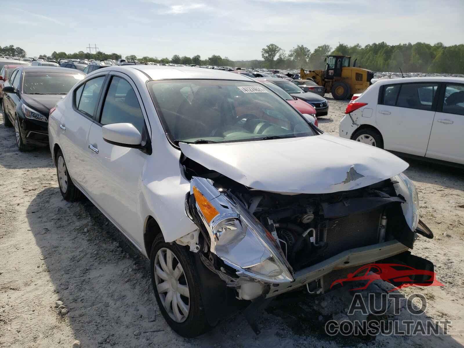 NISSAN VERSA 2017 - 3N1CN7AP5HL877247