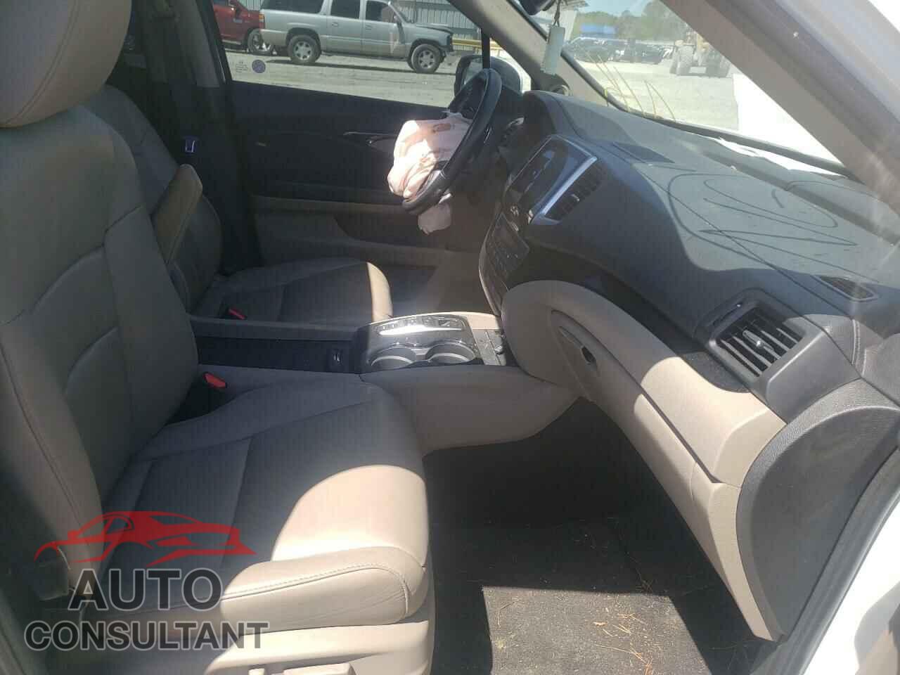 HONDA PILOT 2016 - 5FNYF5H95GB031855