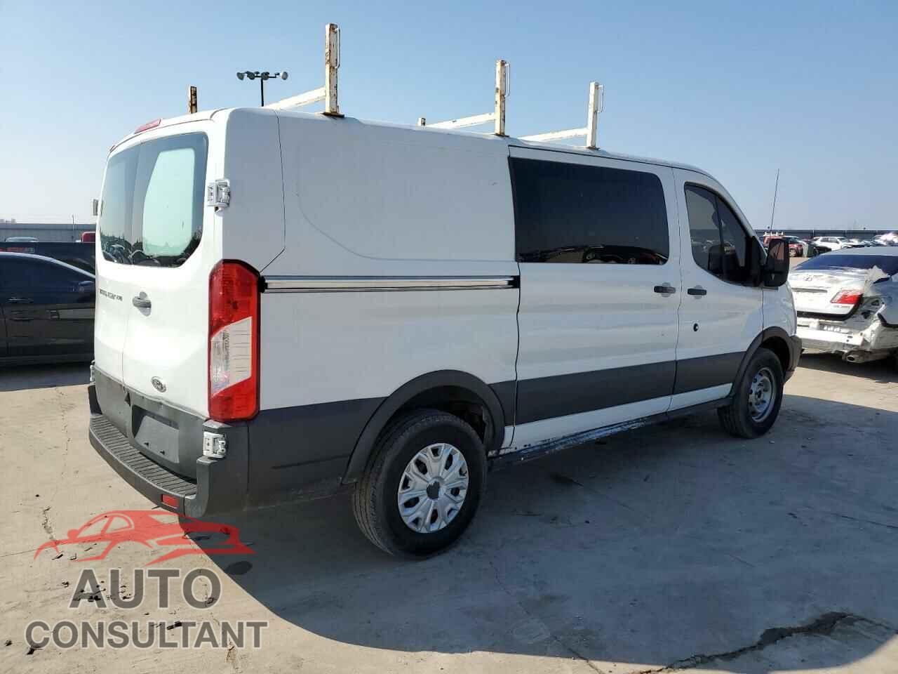 FORD TRANSIT 2018 - 1FTYR1YM2JKA98573