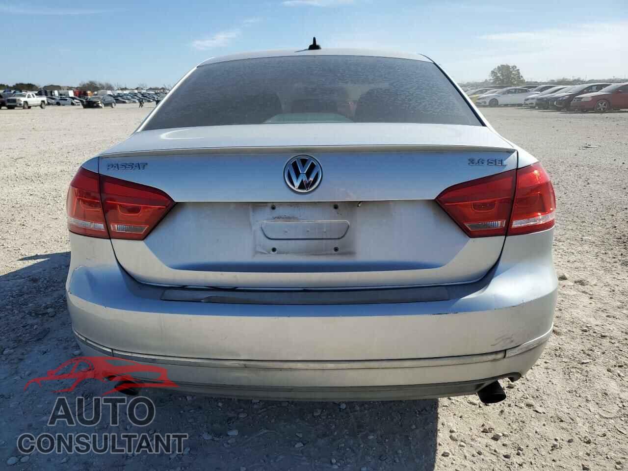 VOLKSWAGEN PASSAT 2012 - 1VWCM7A31CC013116