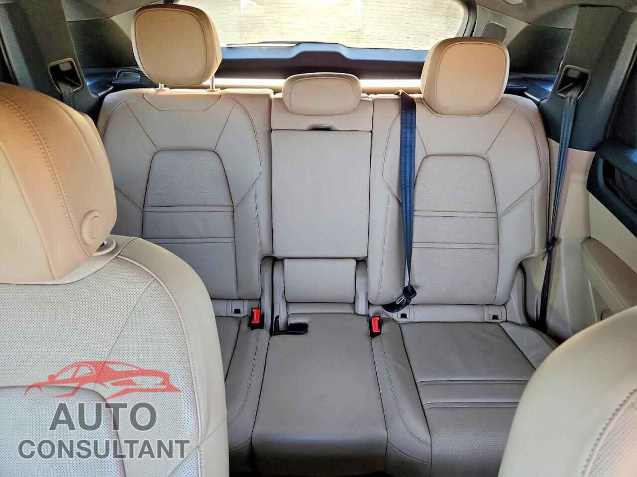 PORSCHE CAYENNE 2020 - WP1AA2AY5LDA04977