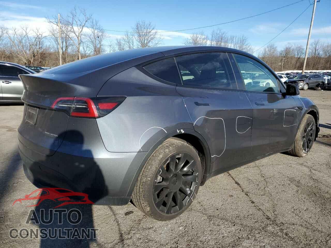 TESLA MODEL Y 2023 - 7SAYGAEE1PF672995