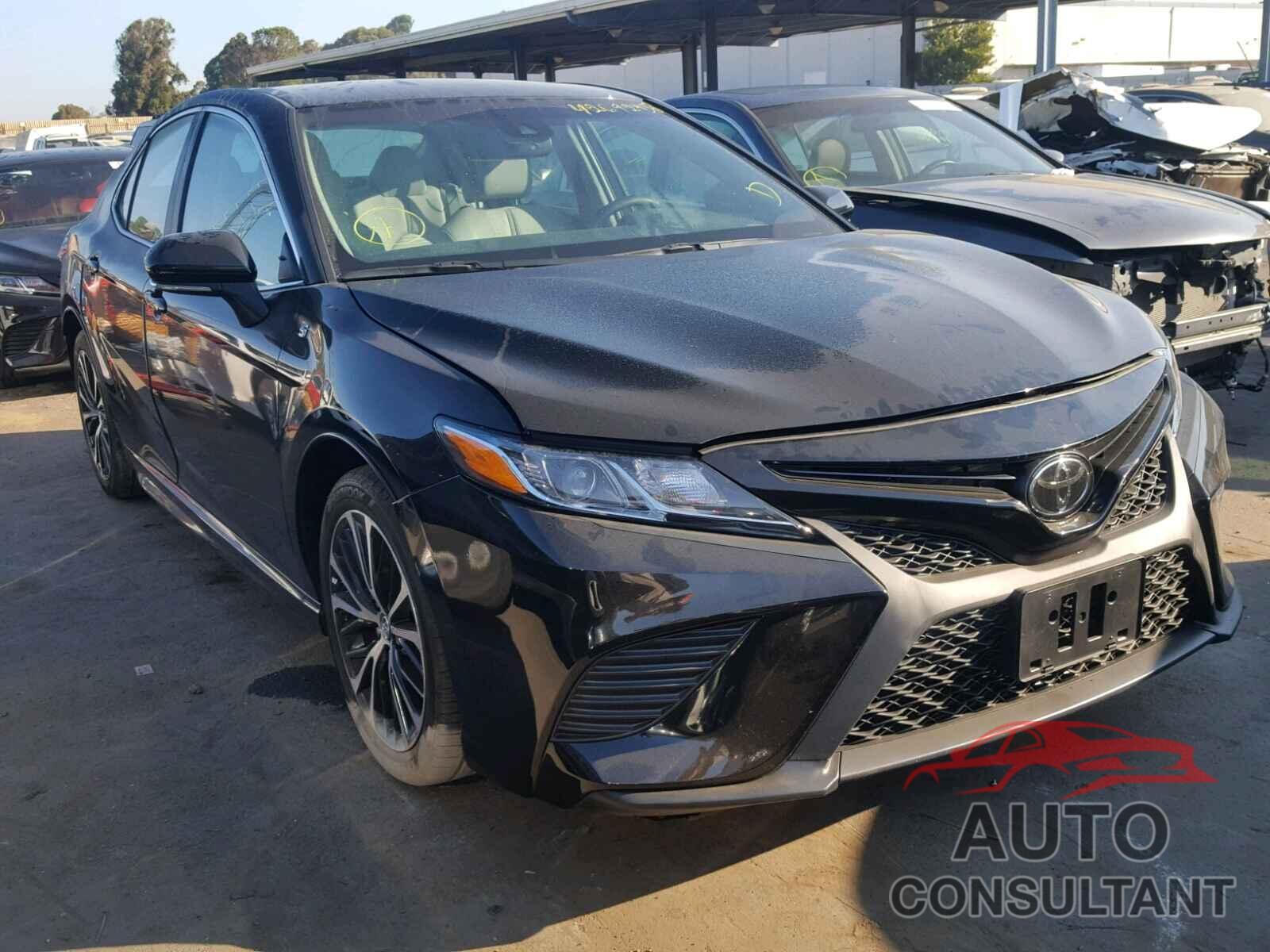 TOYOTA CAMRY 2018 - 4T1B11HK1JU113253