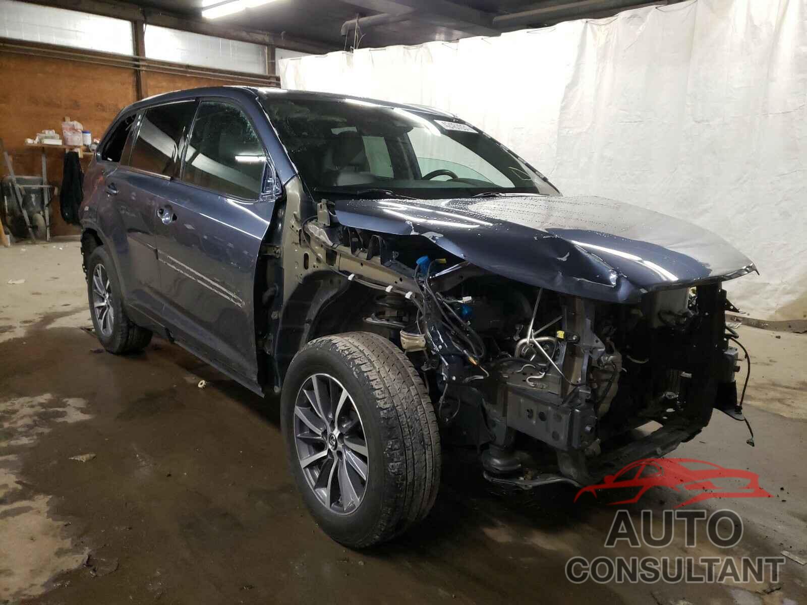 TOYOTA HIGHLANDER 2018 - 5TDJZRFH7JS833272