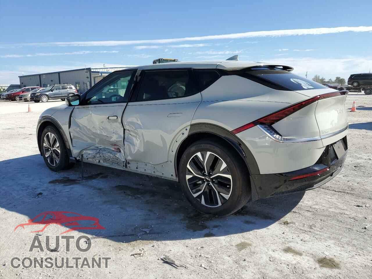 KIA EV6 LIGHT 2022 - KNDC34LA8N5072073