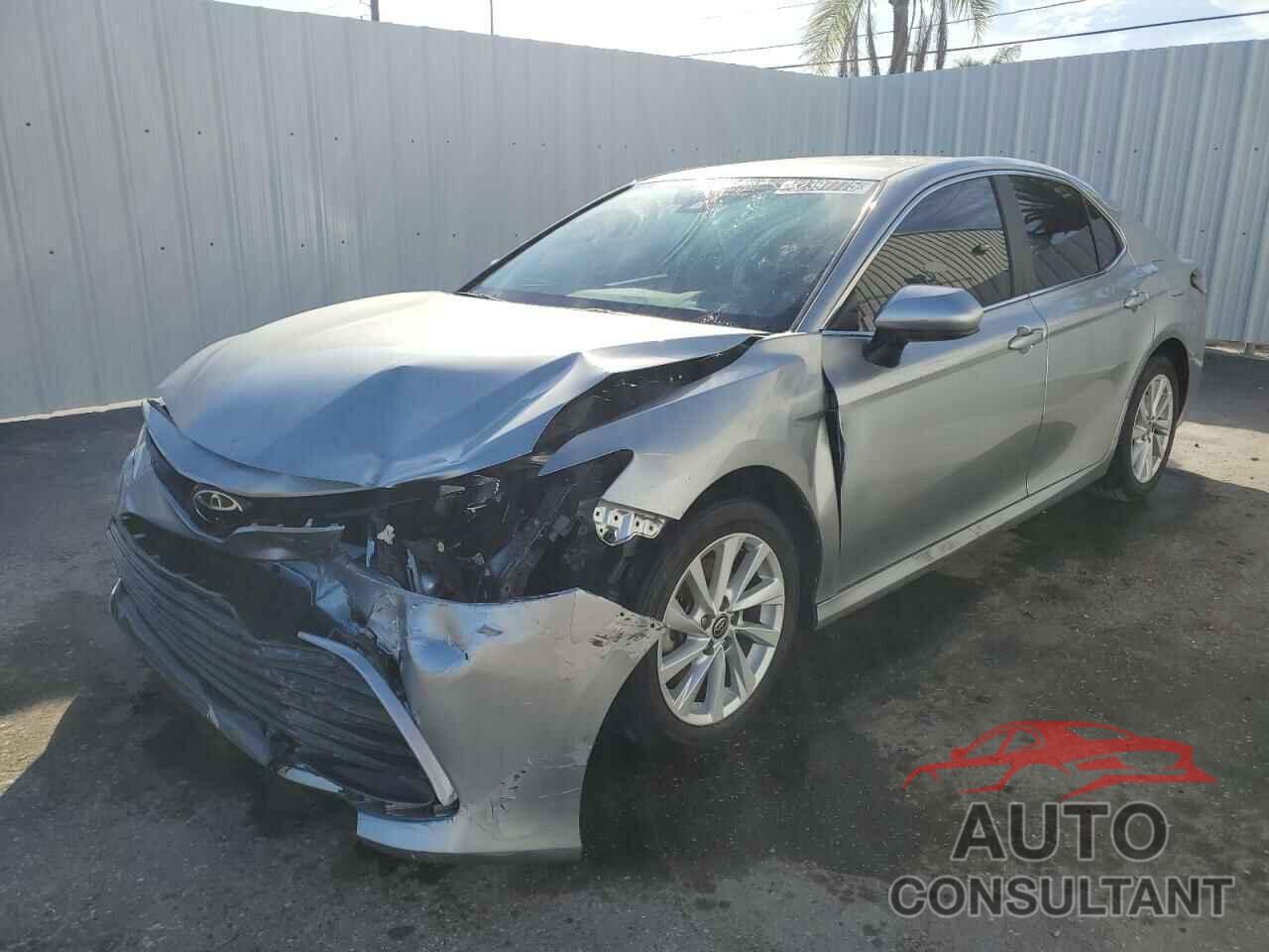 TOYOTA CAMRY 2022 - 4T1C11AK3NU638447