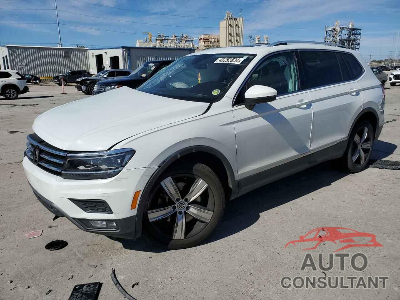 VOLKSWAGEN TIGUAN 2018 - 3VV5B7AX0JM013223