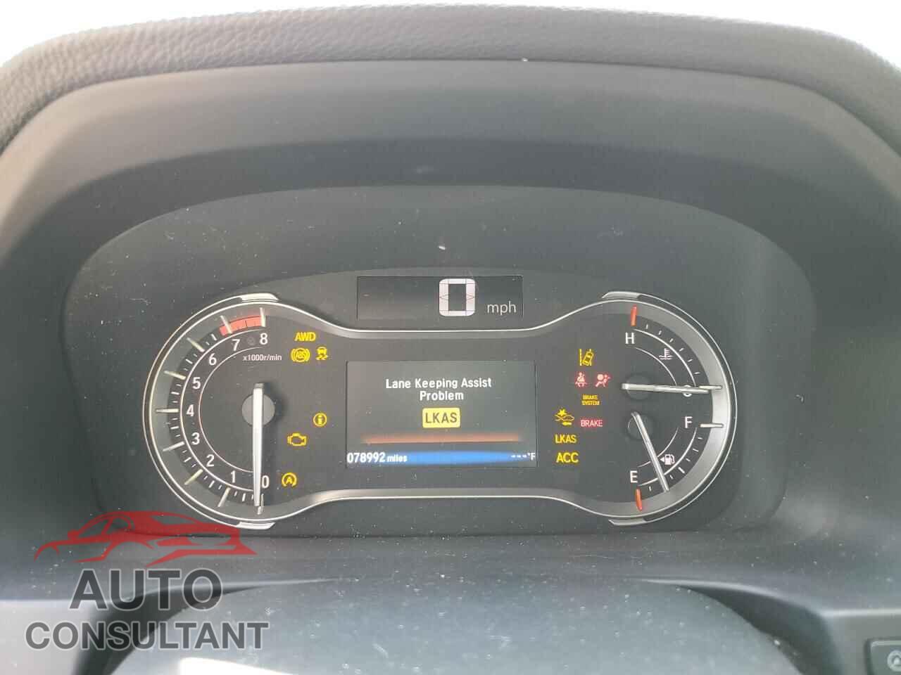 HONDA PILOT 2018 - 5FNYF6H96JB070435