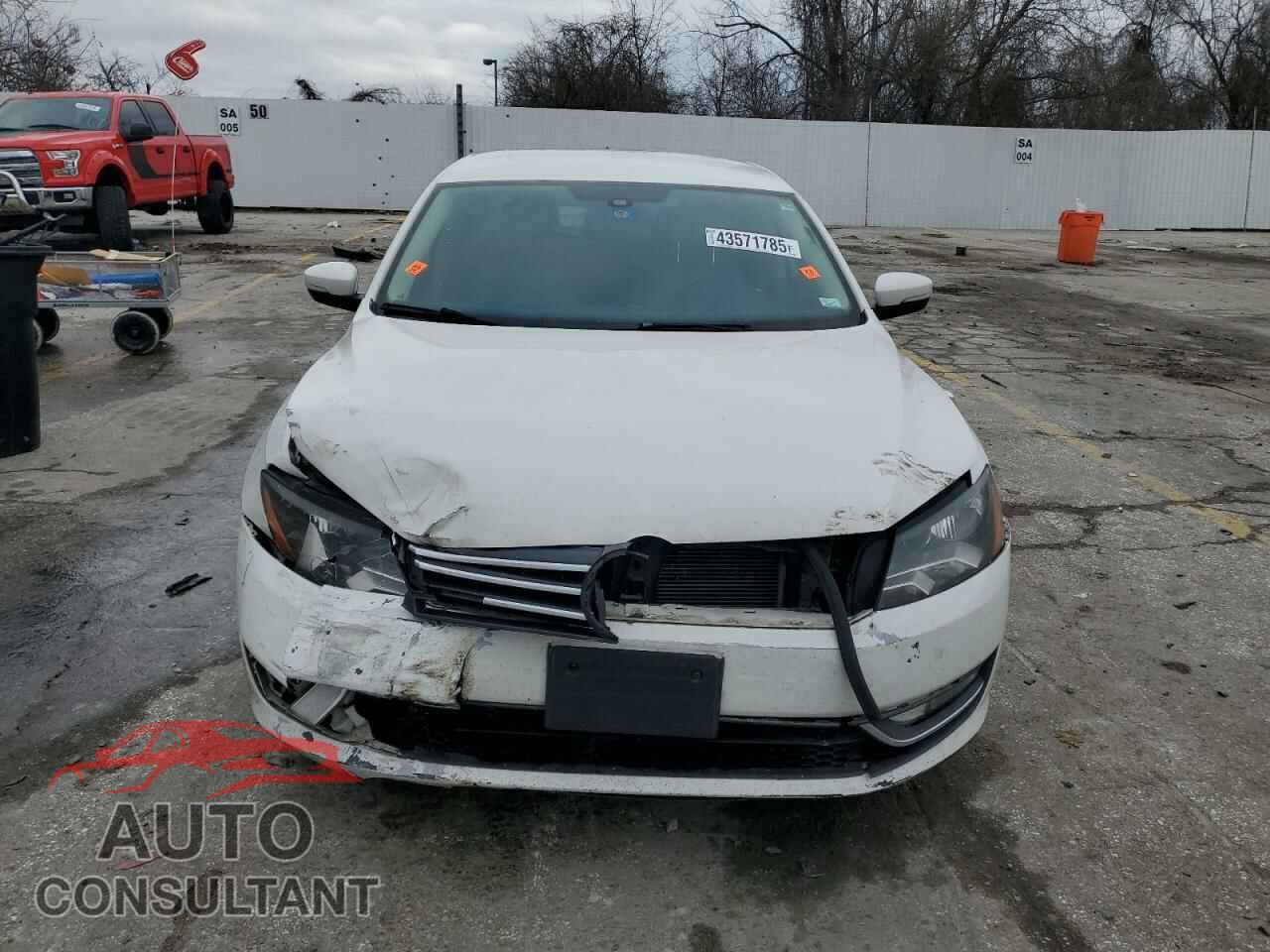 VOLKSWAGEN PASSAT 2015 - 1VWAT7A38FC094355