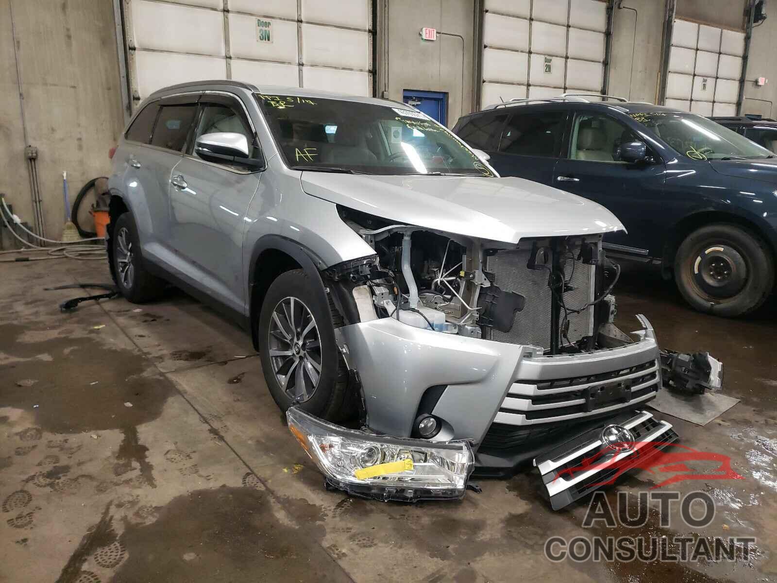 TOYOTA HIGHLANDER 2019 - 5TDJZRFH8KS576897