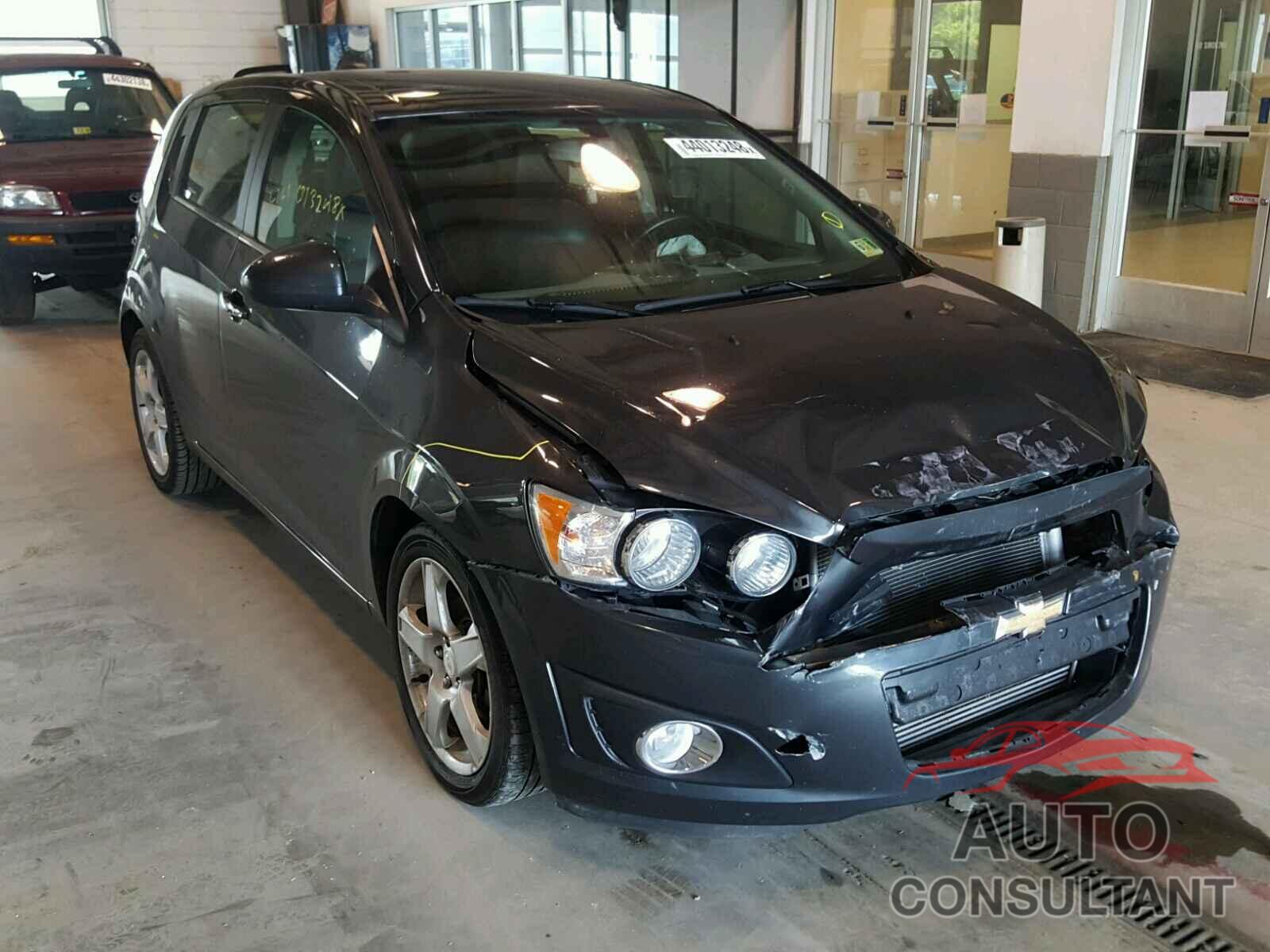 CHEVROLET SONIC 2016 - 1G1JE6SB8G4145550