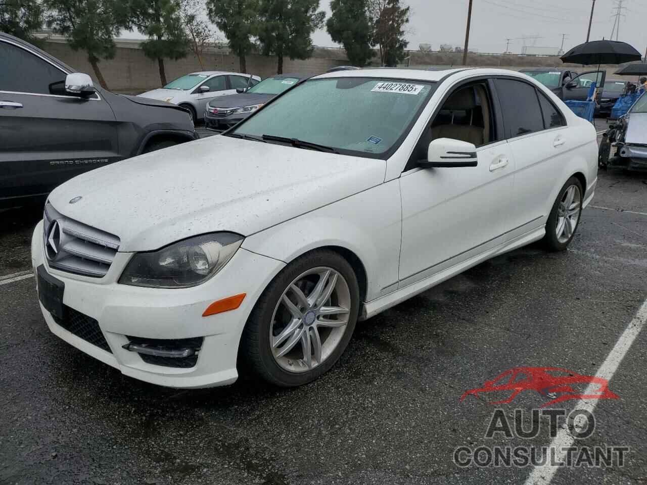 MERCEDES-BENZ C-CLASS 2013 - WDDGF4HB6DR282971