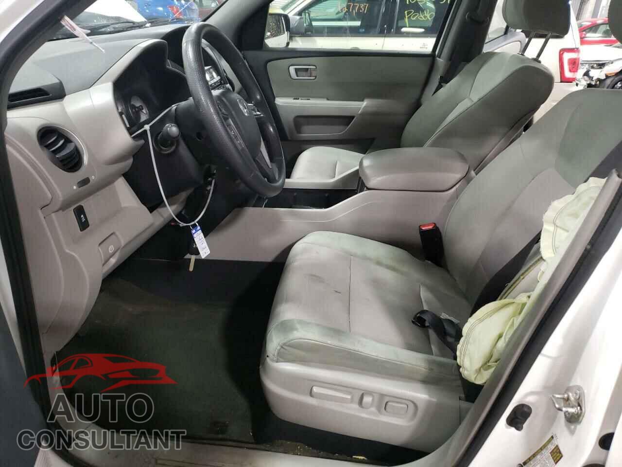 HONDA PILOT 2015 - 5FNYF4H32FB008022