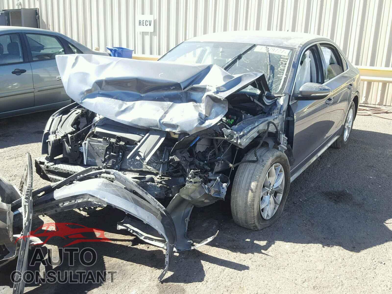 VOLKSWAGEN PASSAT 2017 - 1VWAT7A37HC007080