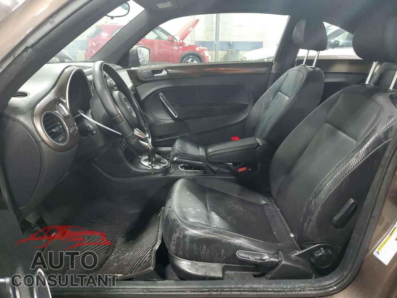 VOLKSWAGEN BEETLE 2013 - 3VWJP7AT9DM679705
