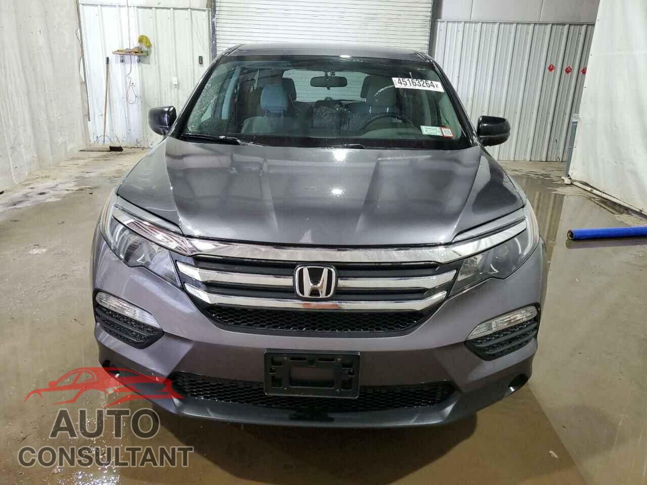 HONDA PILOT 2017 - 5FNYF6H15HB021795