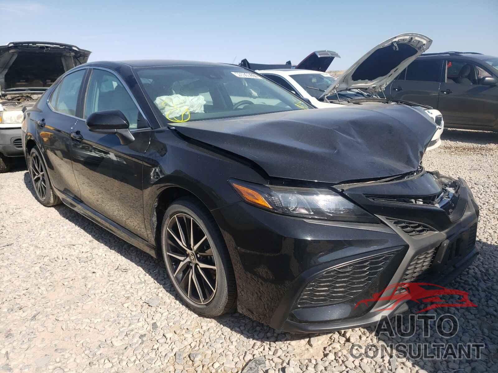 TOYOTA CAMRY 2021 - 4T1G11AK4MU424258