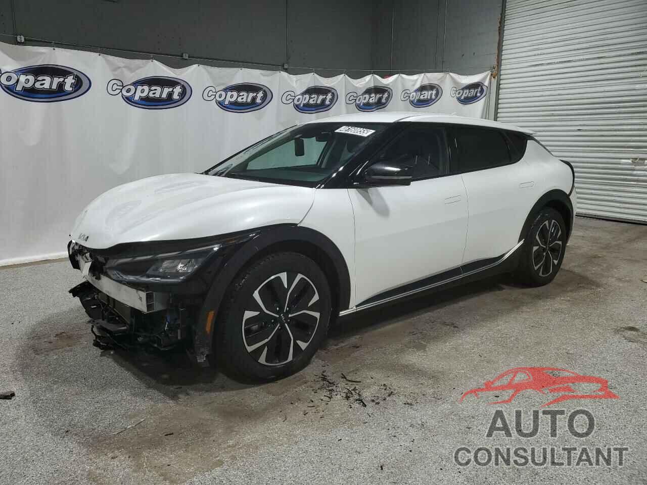 KIA EV6 LIGHT 2023 - KNDC34LA8P5158079