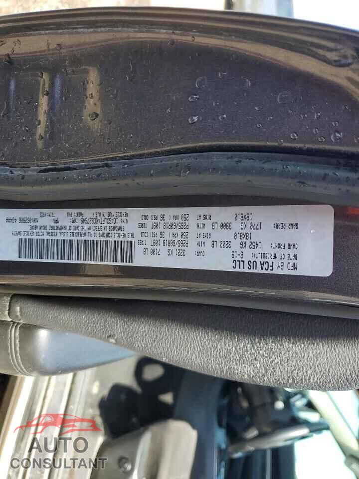 DODGE DURANGO 2019 - 1C4SDJFT4KC827649
