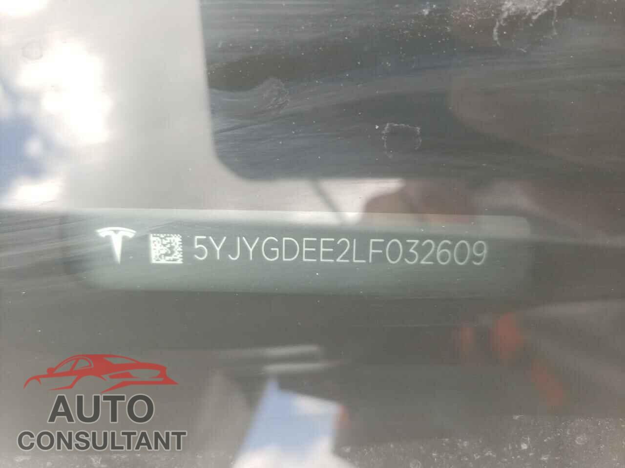 TESLA MODEL Y 2020 - 5YJYGDEE2LF032609
