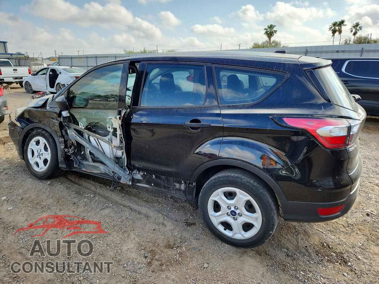 FORD ESCAPE 2018 - 1FMCU0F7XJUD04013