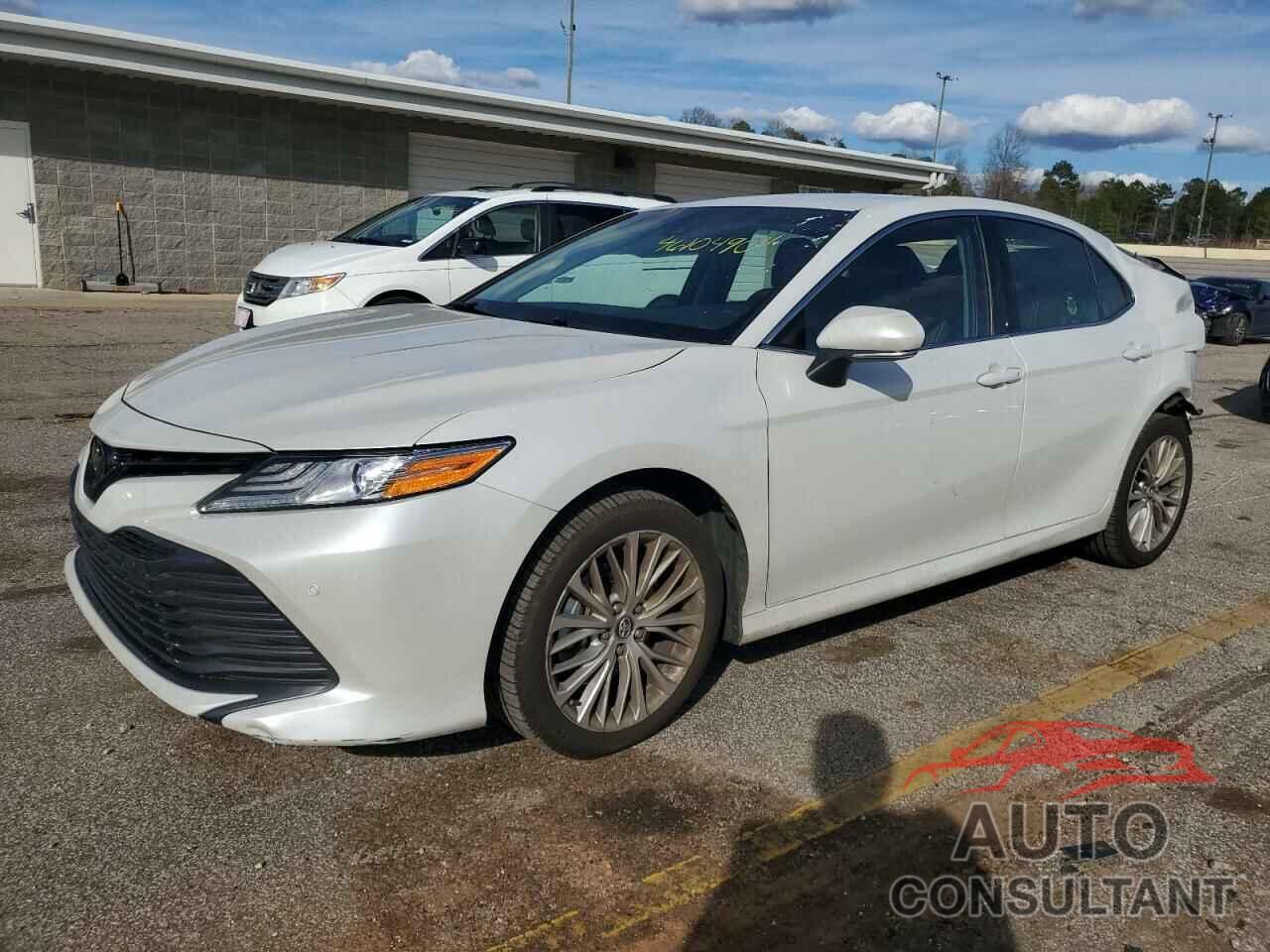 TOYOTA CAMRY 2018 - 4T1B11HKXJU051707