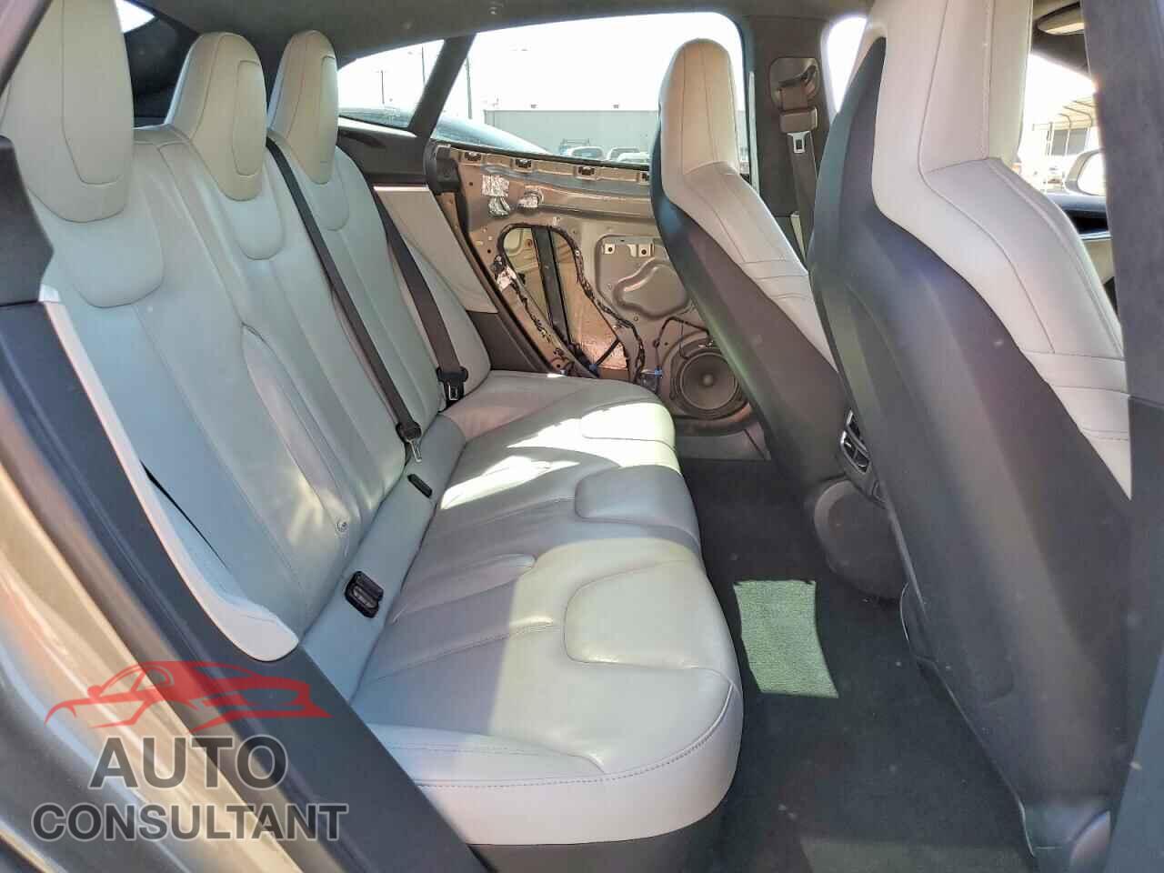TESLA MODEL S 2016 - 5YJSA1E20GF123881