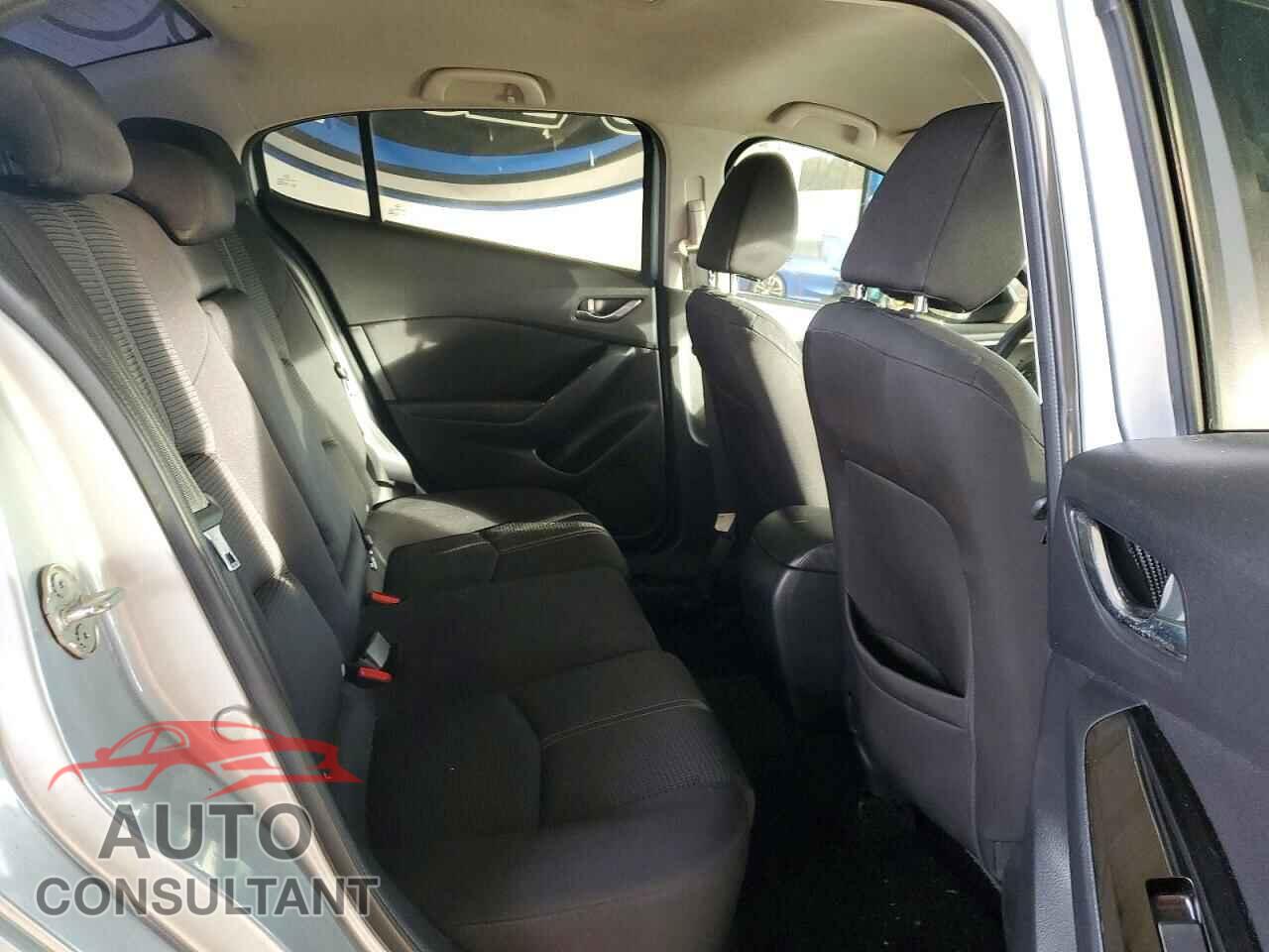MAZDA 3 2017 - 3MZBN1U73HM120789