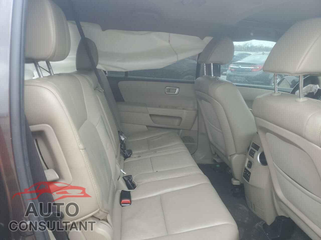 HONDA PILOT 2013 - 5FNYF3H92DB028105