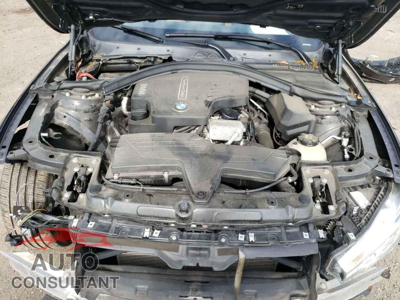 BMW 3 SERIES 2016 - WBA8E3G52GNU01244