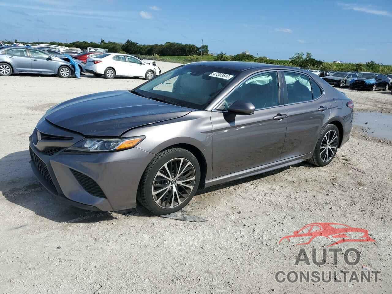 TOYOTA CAMRY 2018 - 4T1B11HK0JU574167