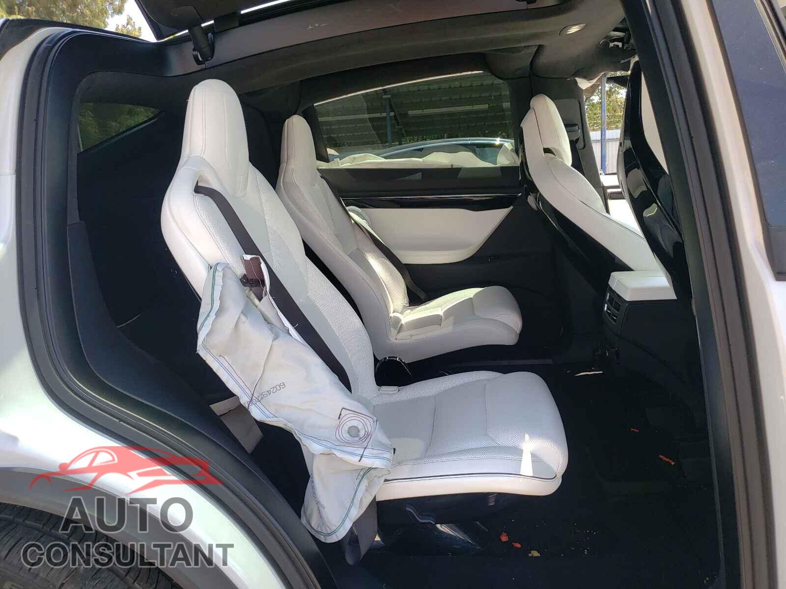 TESLA MODEL X 2016 - 5YJXCBE24GF007976