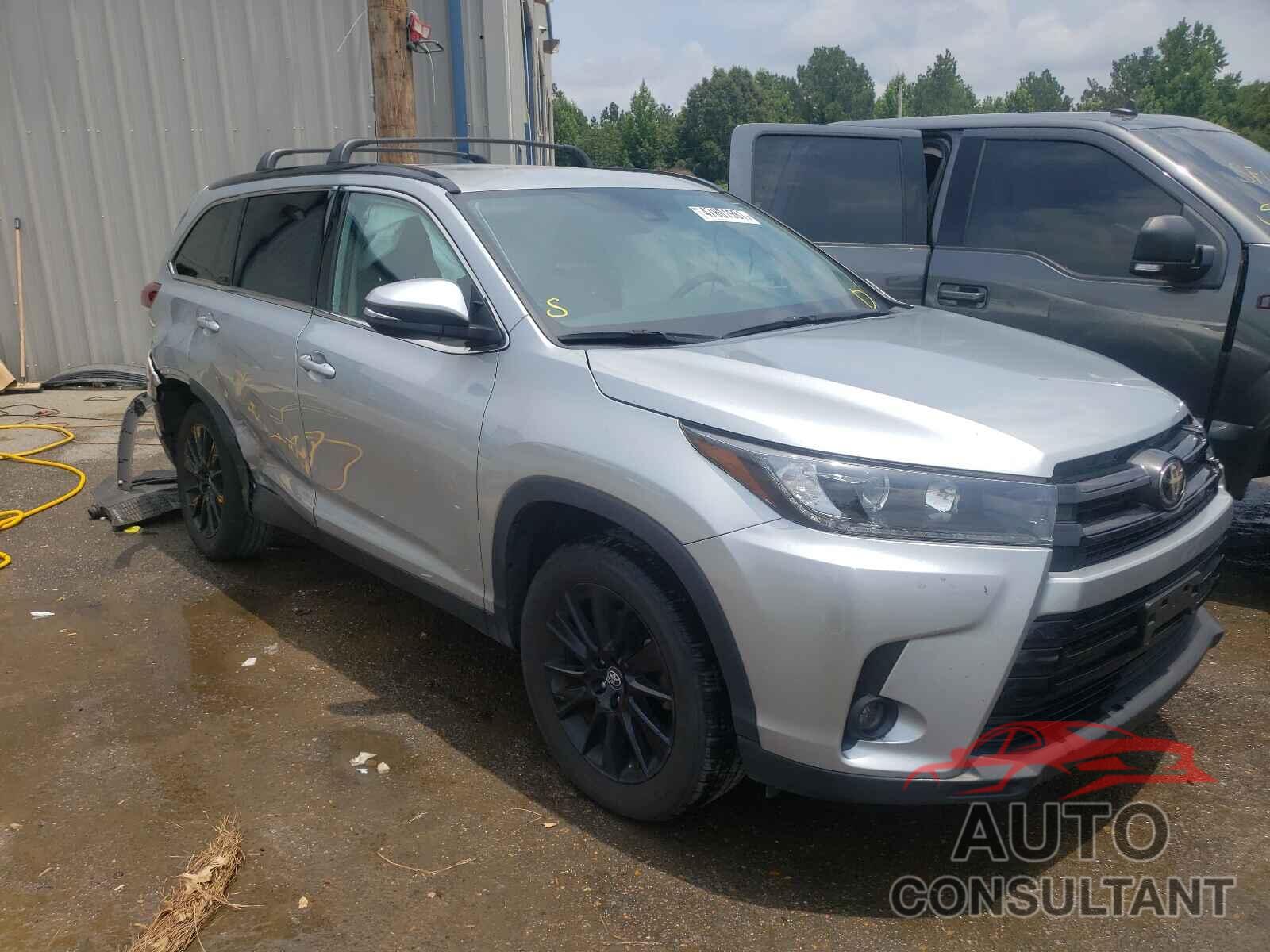 TOYOTA HIGHLANDER 2019 - 5TDKZRFH0KS334013